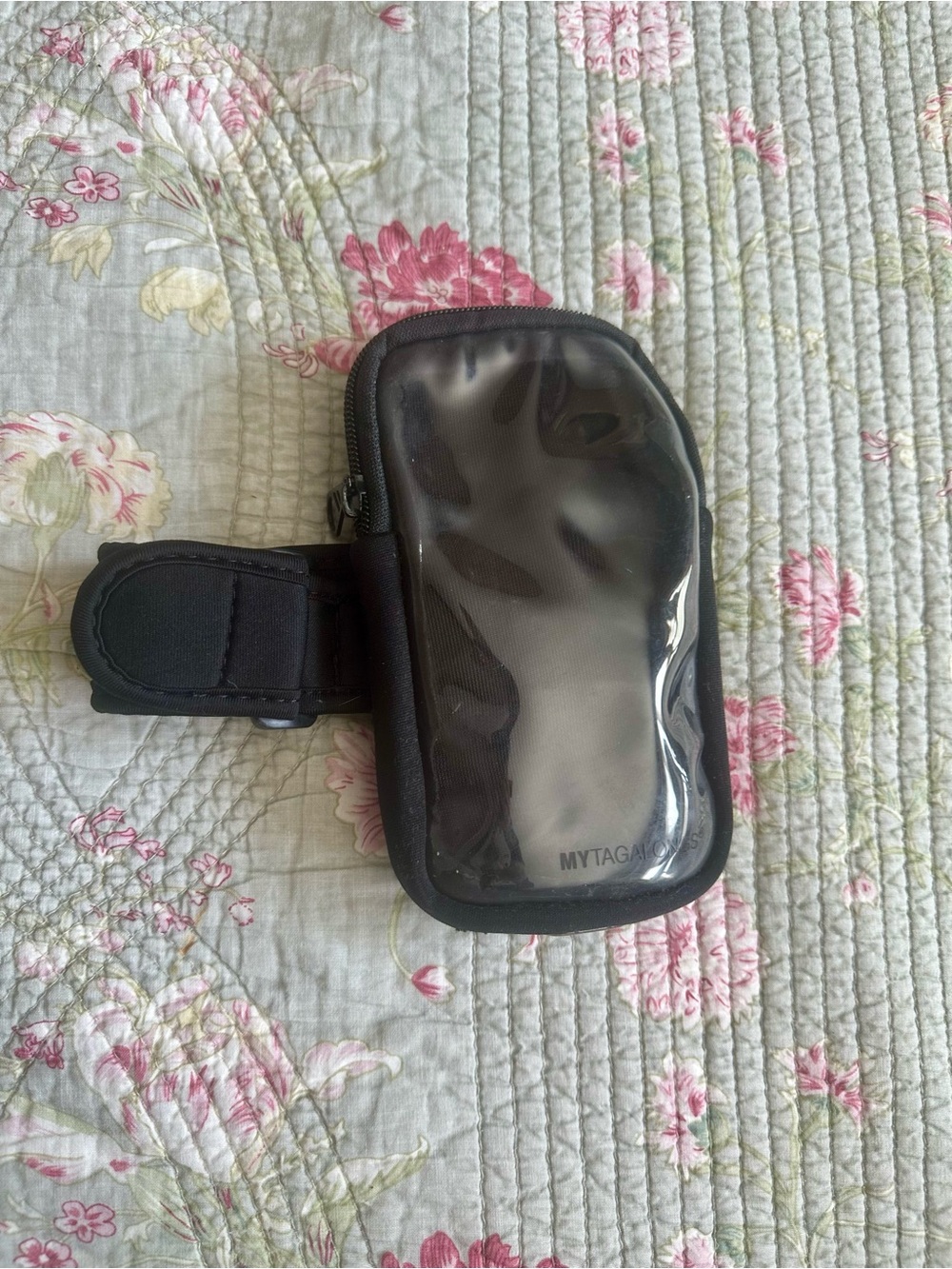 Black Phone Armband Case with Clear Screen